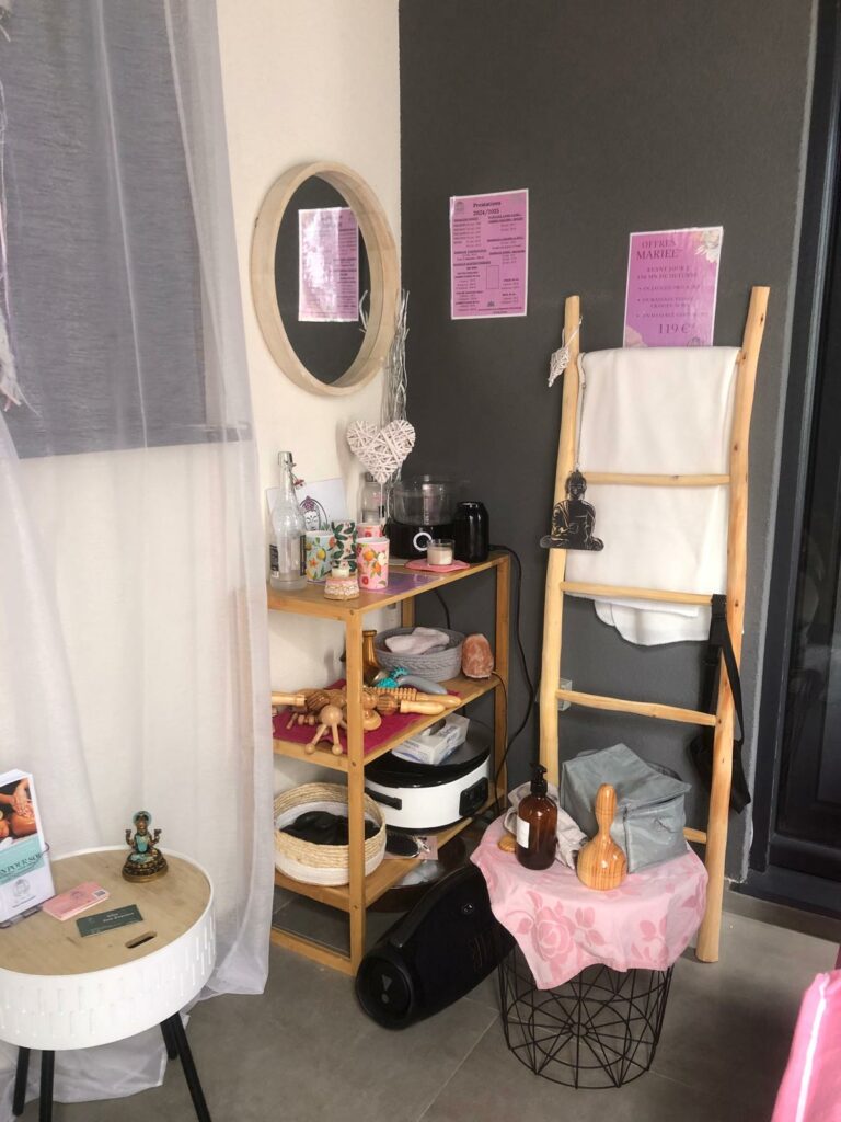 Désencombrement d'un institut de massage. 